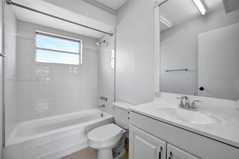 Condo in Fort Lauderdale, Florida, 2 bedrooms № 2089936 - photo 13