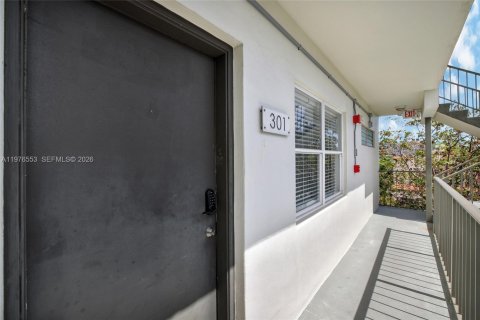Condo in Fort Lauderdale, Florida, 2 bedrooms № 2089936 - photo 20