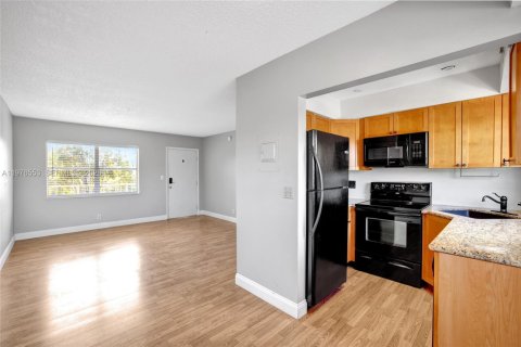 Condo in Fort Lauderdale, Florida, 2 bedrooms № 2089936 - photo 5