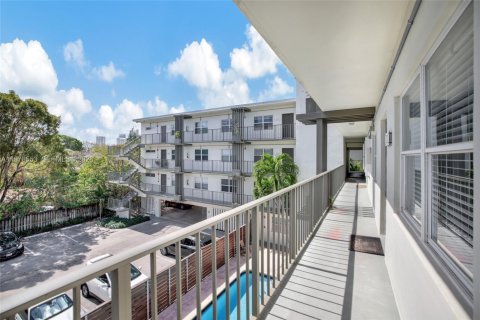 Condo in Fort Lauderdale, Florida, 2 bedrooms № 2089936 - photo 4