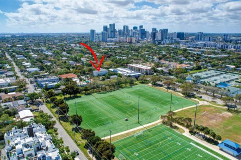 Condo in Fort Lauderdale, Florida, 2 bedrooms № 2089936 - photo 27