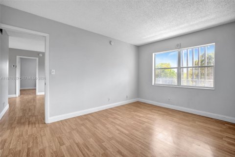 Condo in Fort Lauderdale, Florida, 2 bedrooms № 2089936 - photo 9