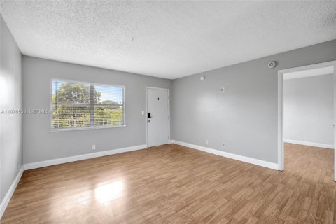 Condo in Fort Lauderdale, Florida, 2 bedrooms № 2089936 - photo 8