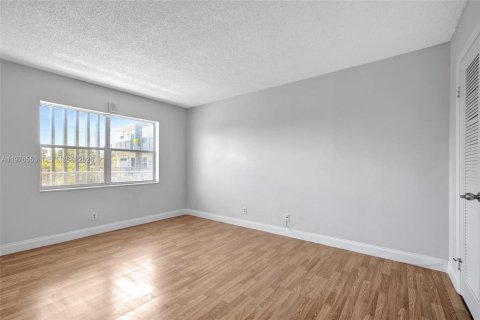 Condo in Fort Lauderdale, Florida, 2 bedrooms № 2089936 - photo 10