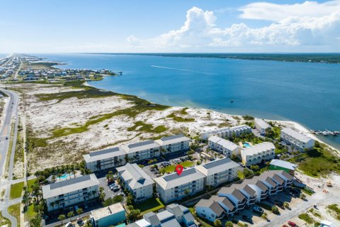 Condo in Navarre, Florida, 2 bedrooms  № 558549 - photo 1