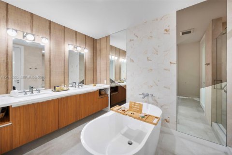 Condo in Coral Gables, Florida, 4 bedrooms № 2244000 - photo 20