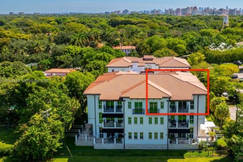 Condo in Coral Gables, Florida, 4 bedrooms № 2244000 - photo 2