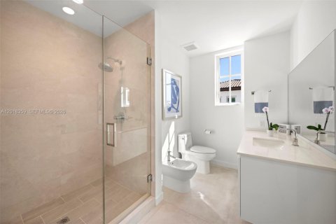 Condo in Coral Gables, Florida, 4 bedrooms № 2244000 - photo 27