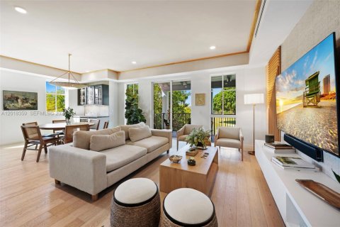 Condo in Coral Gables, Florida, 4 bedrooms № 2244000 - photo 7