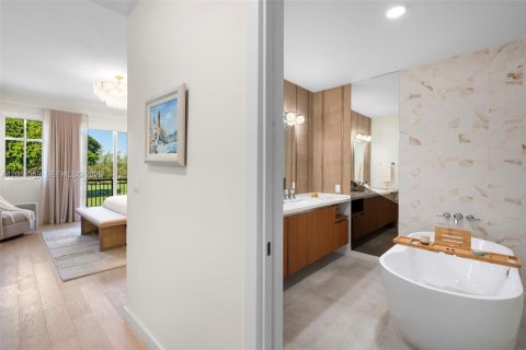 Condo in Coral Gables, Florida, 4 bedrooms № 2244000 - photo 19
