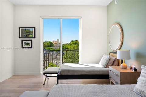 Condo in Coral Gables, Florida, 4 bedrooms № 2244000 - photo 26