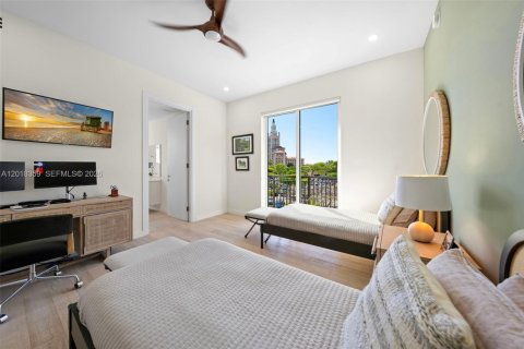 Condo in Coral Gables, Florida, 4 bedrooms № 2244000 - photo 25