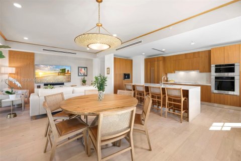 Condo in Coral Gables, Florida, 4 bedrooms № 2244000 - photo 10