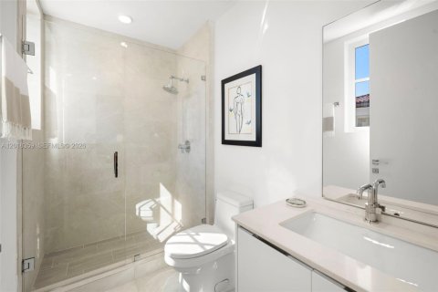 Condo in Coral Gables, Florida, 4 bedrooms № 2244000 - photo 24