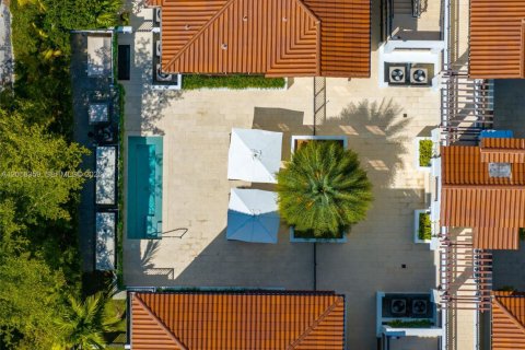 Condo in Coral Gables, Florida, 4 bedrooms № 2244000 - photo 28