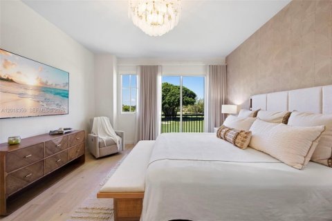 Condo in Coral Gables, Florida, 4 bedrooms № 2244000 - photo 17