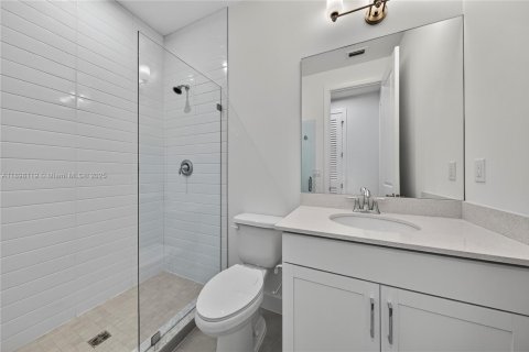 House in Cooper City, Florida 4 bedrooms, 348.2 sq.m. № 1950061 - photo 23