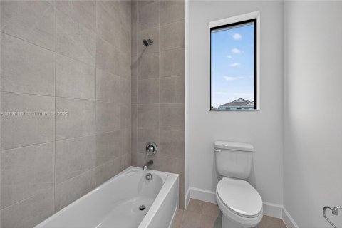 House in Cooper City, Florida 4 bedrooms, 348.2 sq.m. № 1950061 - photo 27