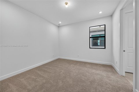 House in Cooper City, Florida 4 bedrooms, 348.2 sq.m. № 1950061 - photo 29