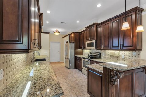 House in Lakeland, Florida 3 bedrooms, 175.59 sq.m. № 2102944 - photo 14