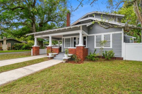 House in Tampa, Florida 5 bedrooms, 190.64 sq.m. № 2214505
