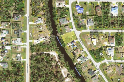 Terreno en Port Charlotte, Florida № 2104167