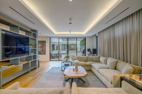 Кондоминиум с 3 спальнями в Майами-Бич, Флорида № 1978684