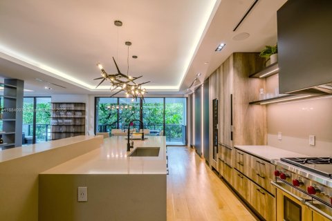 Купить кондоминиум в Майами-Бич, Флорида 3 спальни, 258.45м2, № 1978684 - фото 14