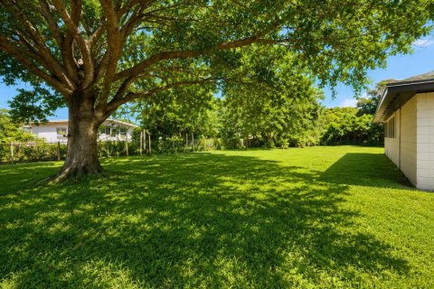 House in St. Lucie, Florida 3 bedrooms, 89.19 sq.m. № 2083477 - photo 15