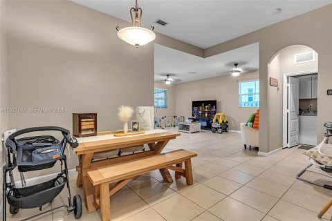 House in Homestead, Florida 4 bedrooms, 172.89 sq.m. № 1986194 - photo 5