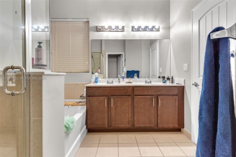 House in Homestead, Florida 4 bedrooms, 172.89 sq.m. № 1986194 - photo 15