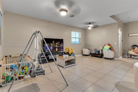 House in Homestead, Florida 4 bedrooms, 172.89 sq.m. № 1986194 - photo 7