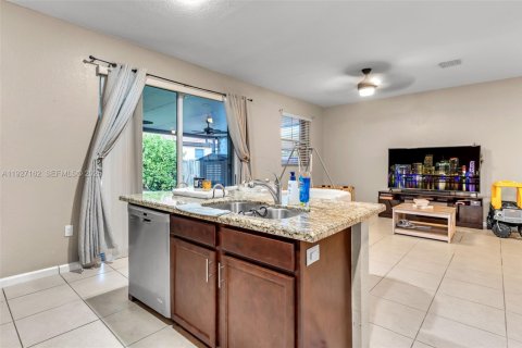 House in Homestead, Florida 4 bedrooms, 172.89 sq.m. № 1986194 - photo 10