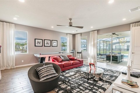 Casa en venta en Kissimmee, Florida, 7 dormitorios, 372.91 m2 № 1893992 - foto 14