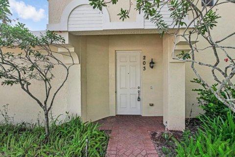 Copropriété à louer à Royal Palm Beach, Floride: 3 chambres, 214.23 m2 № 2289189 - photo 5