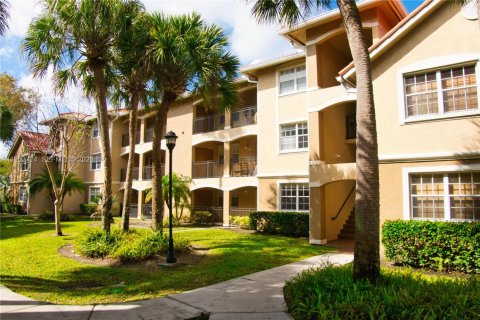 Copropriété à vendre à Pembroke Pines, Floride: 2 chambres, 104.98 m2 № 2079172 - photo 13