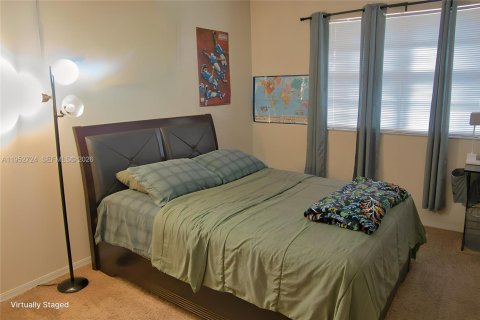 Copropriété à vendre à Pembroke Pines, Floride: 2 chambres, 104.98 m2 № 2079172 - photo 5