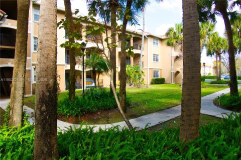 Copropriété à vendre à Pembroke Pines, Floride: 2 chambres, 104.98 m2 № 2079172 - photo 16