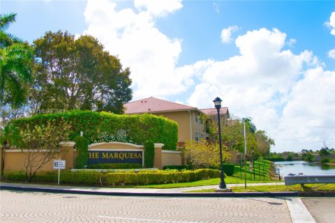 Copropriété à vendre à Pembroke Pines, Floride: 2 chambres, 104.98 m2 № 2079172 - photo 18