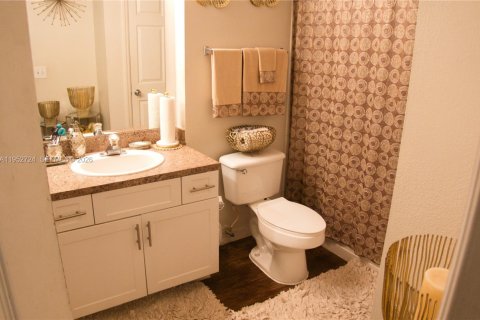 Copropriété à vendre à Pembroke Pines, Floride: 2 chambres, 104.98 m2 № 2079172 - photo 11