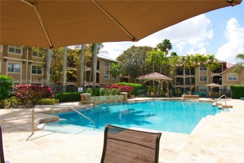Copropriété à vendre à Pembroke Pines, Floride: 2 chambres, 104.98 m2 № 2079172 - photo 28