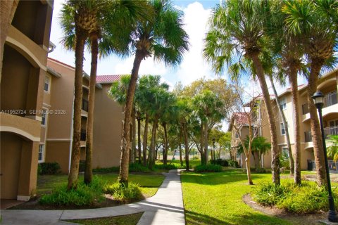 Copropriété à vendre à Pembroke Pines, Floride: 2 chambres, 104.98 m2 № 2079172 - photo 14