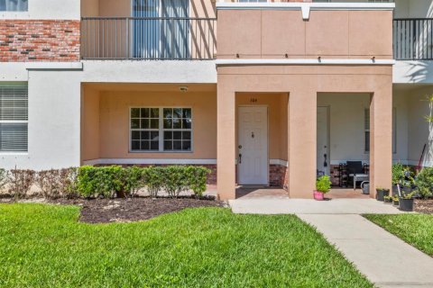 Condominio en Port St. Lucie, Florida, 2 dormitorios  № 2078275