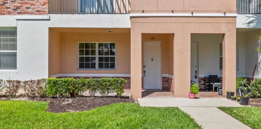 Condominio en Port St. Lucie, Florida, 2 dormitorios  № 2078275