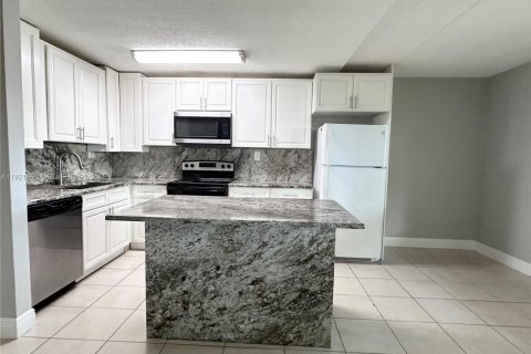 Condominio en alquiler en Boynton Beach, Florida, 2 dormitorios, 84.45 m2 № 1975798 - foto 2