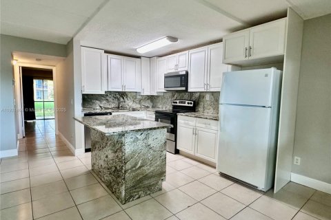 Condominio en alquiler en Boynton Beach, Florida, 2 dormitorios, 84.45 m2 № 1975798 - foto 3