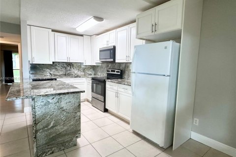 Condominio en alquiler en Boynton Beach, Florida, 2 dormitorios, 84.45 m2 № 1975798 - foto 4