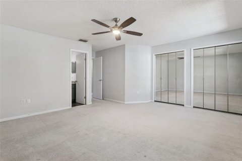 Condo in Altamonte Springs, Florida, 2 bedrooms № 2237288 - photo 21