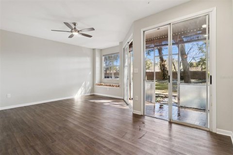 Condo in Altamonte Springs, Florida, 2 bedrooms № 2237288 - photo 10