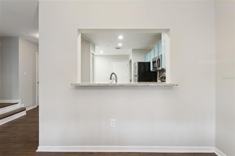 Condo in Altamonte Springs, Florida, 2 bedrooms № 2237288 - photo 14
